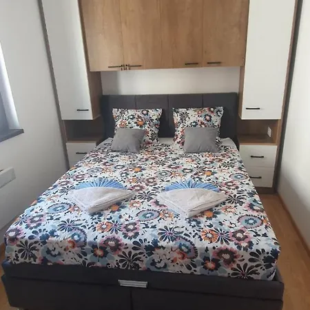 Cakic23 Apartment *